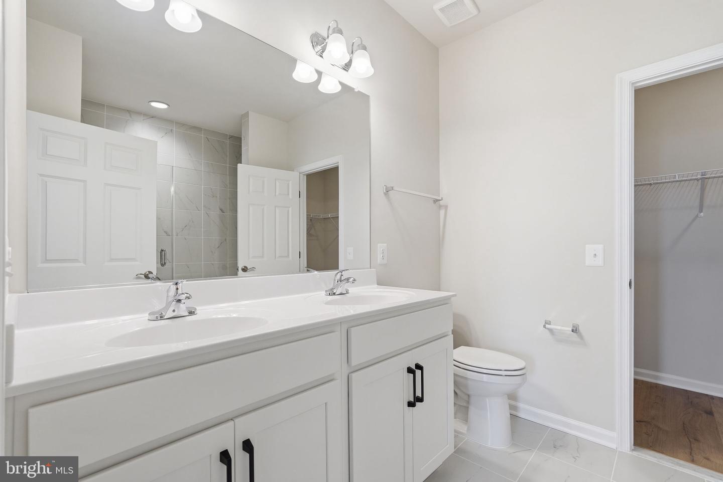 117 Castaway Pl Property Photo 14