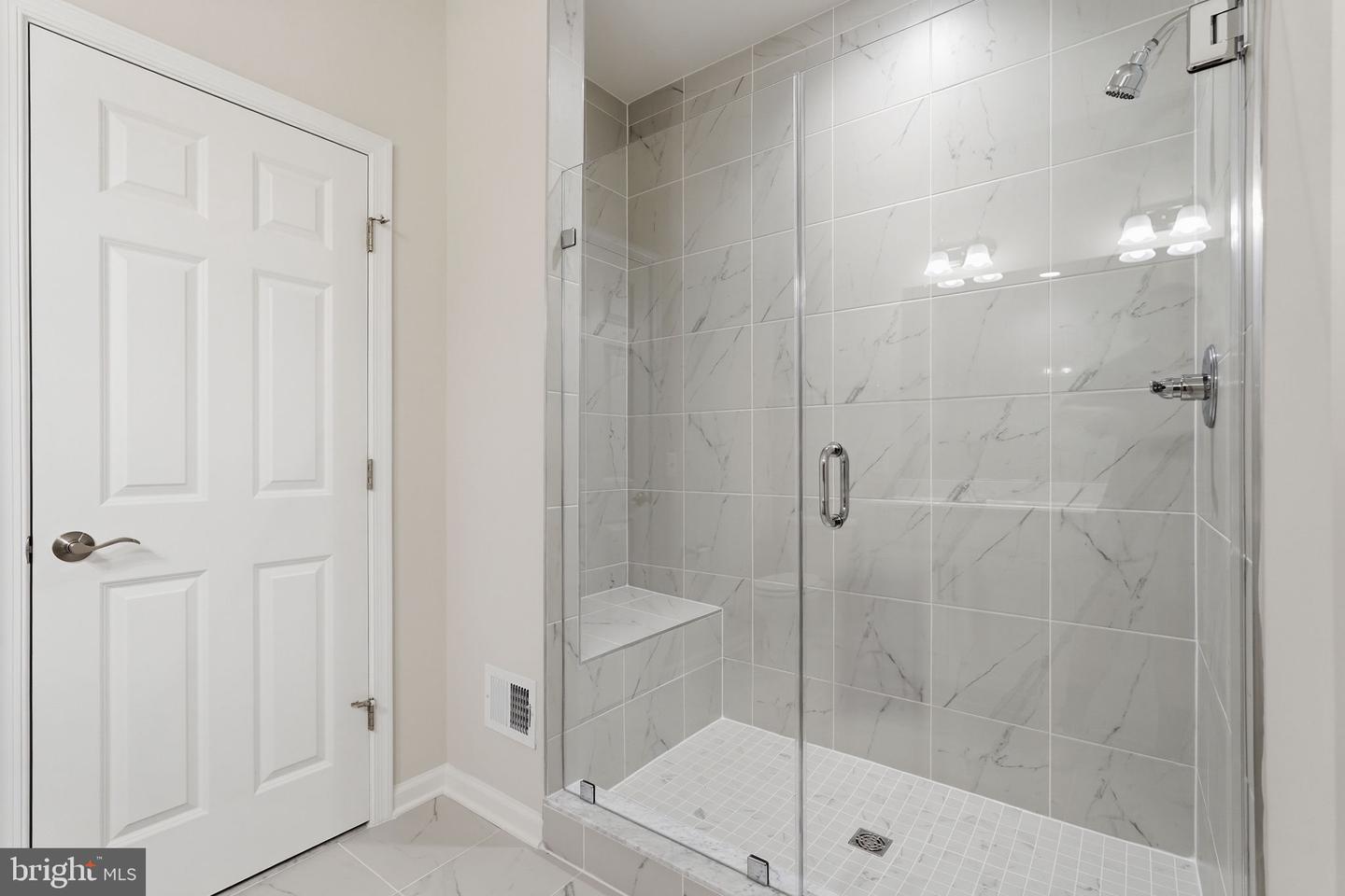 117 Castaway Pl Property Photo 16