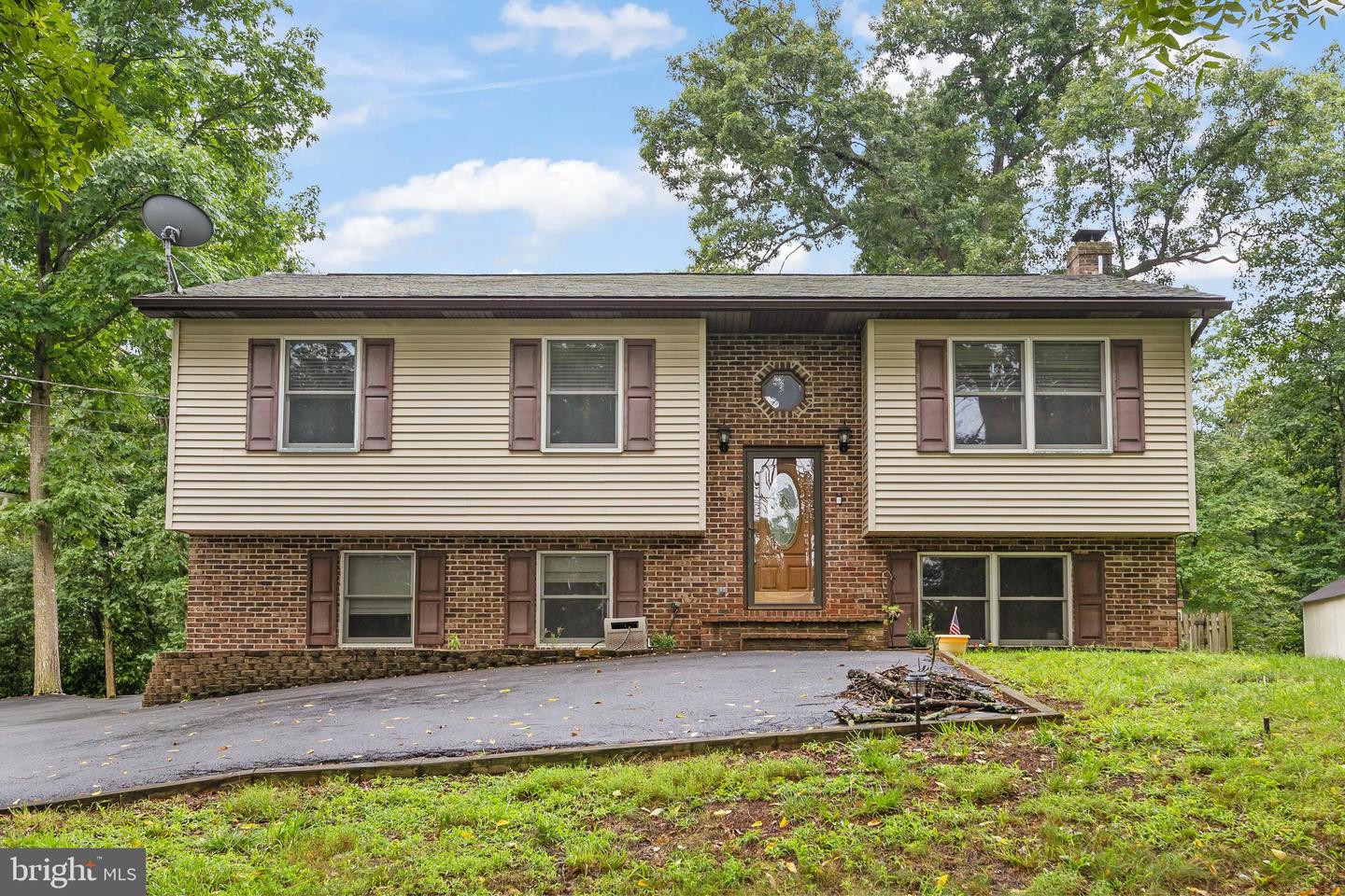 1226 Lakeview Dr Property Photo 3