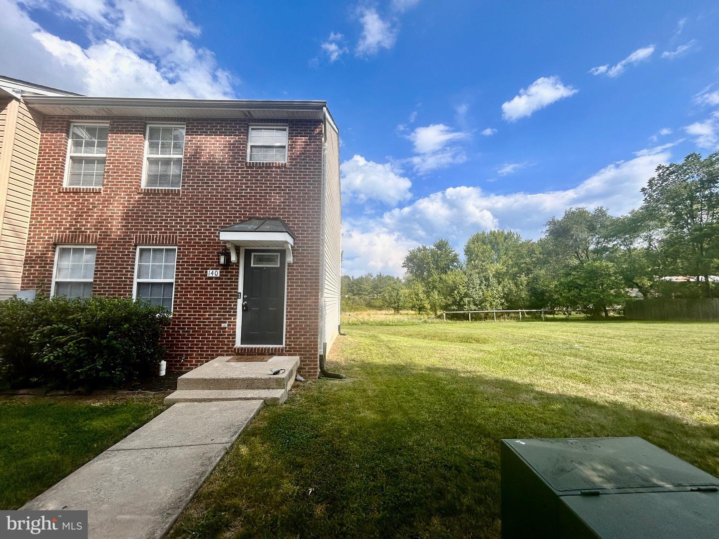140 Lexington Ct Property Photo 1