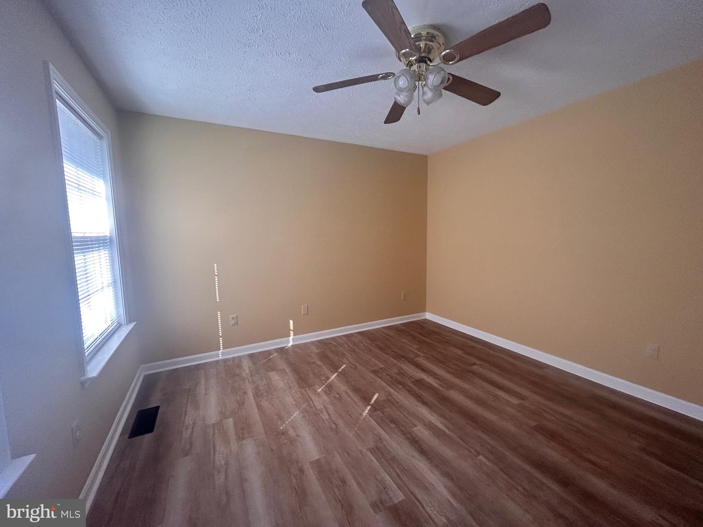 140 Lexington Ct Property Photo 13