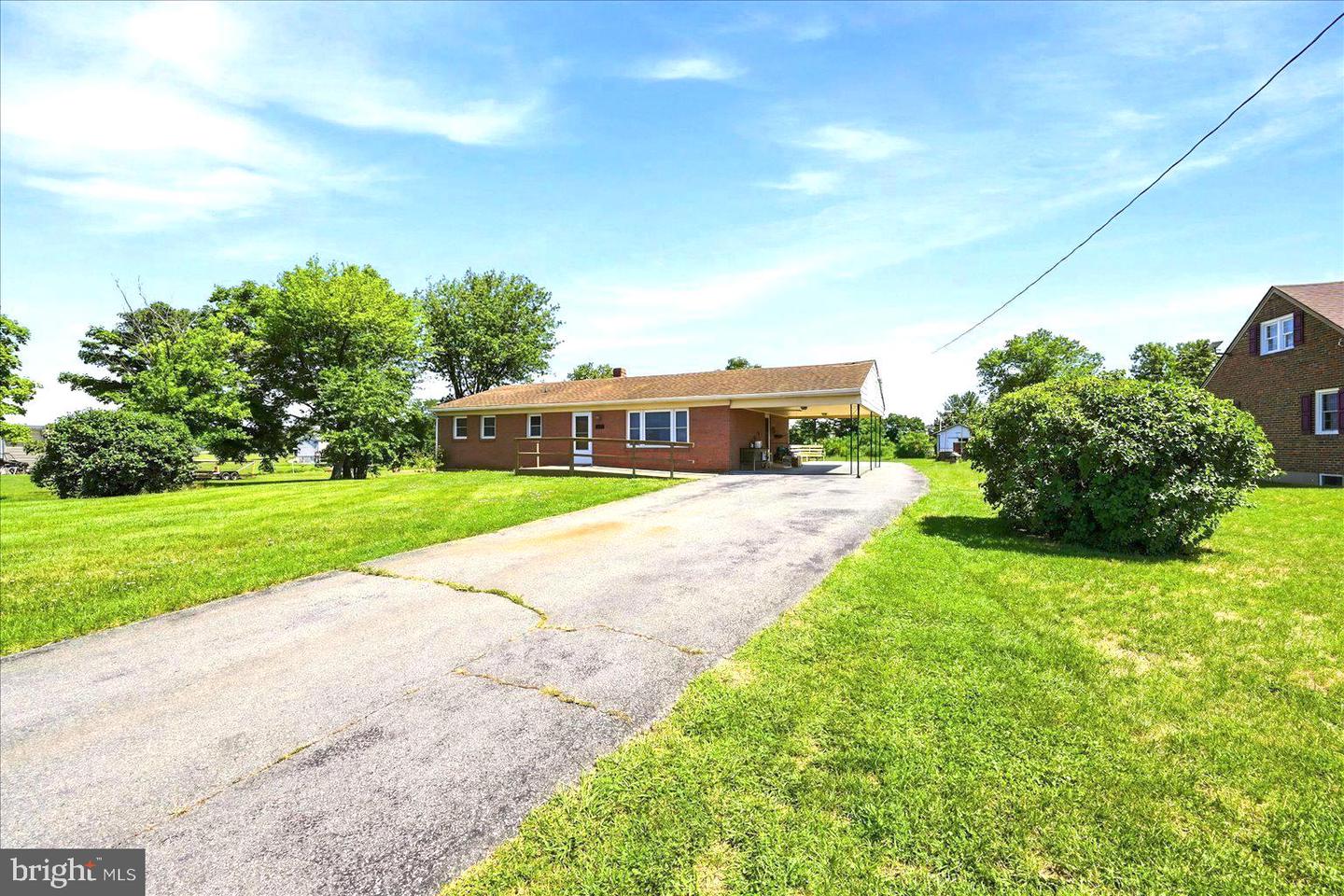 735 REDBUD Property Photo 1