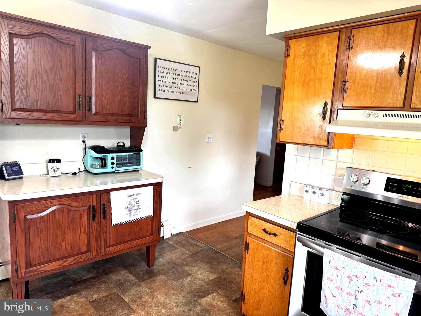 735 Redbud Property Photo 10