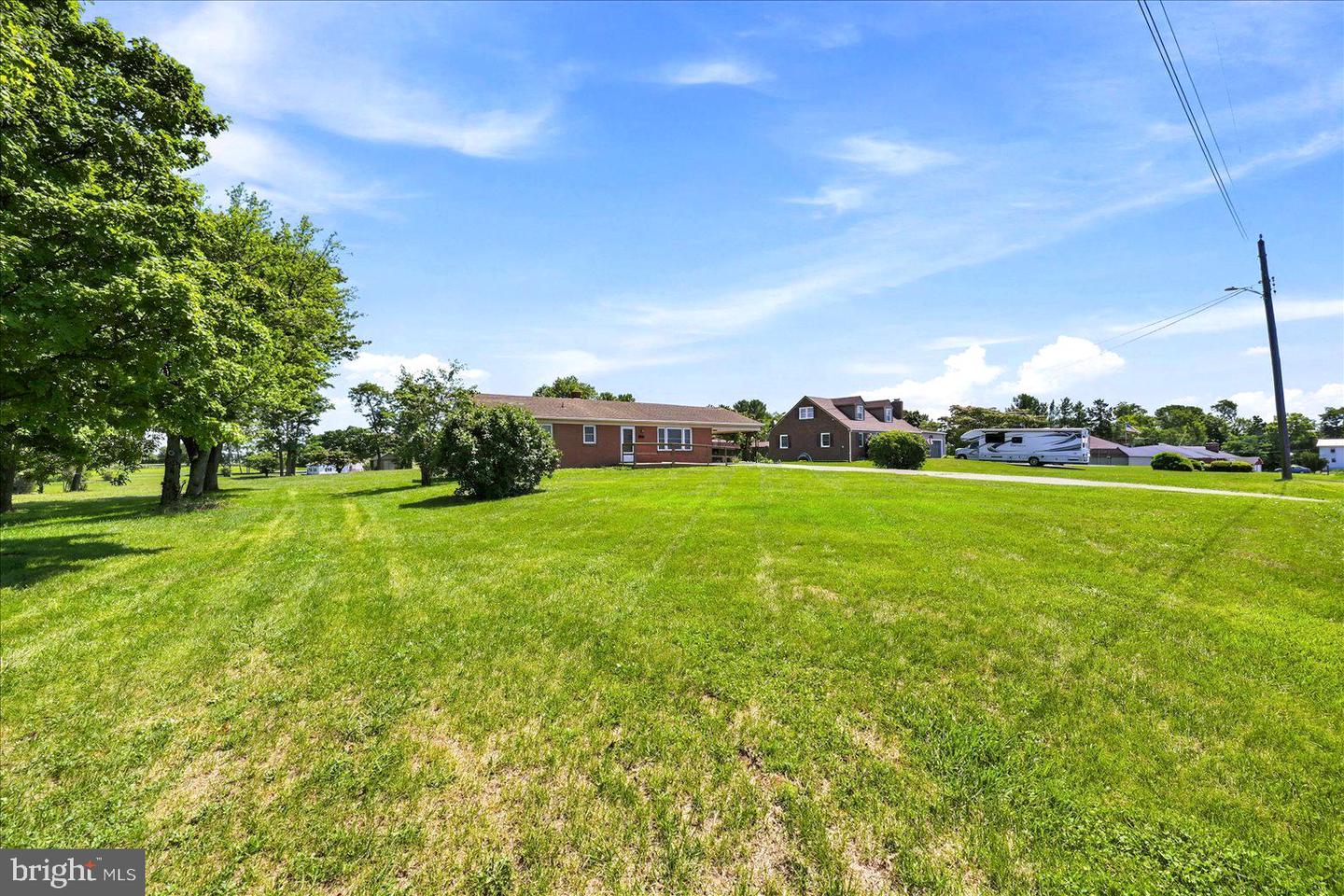 735 Redbud Property Photo 32