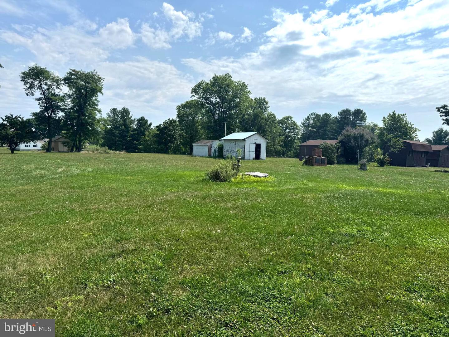 735 Redbud Property Photo 33