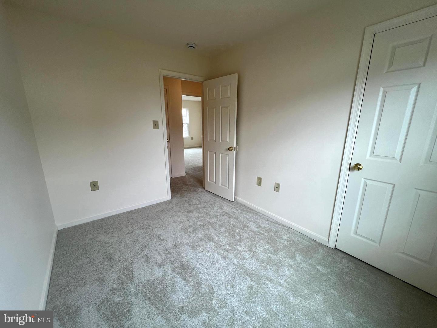 128 Parkside Dr Property Photo 10