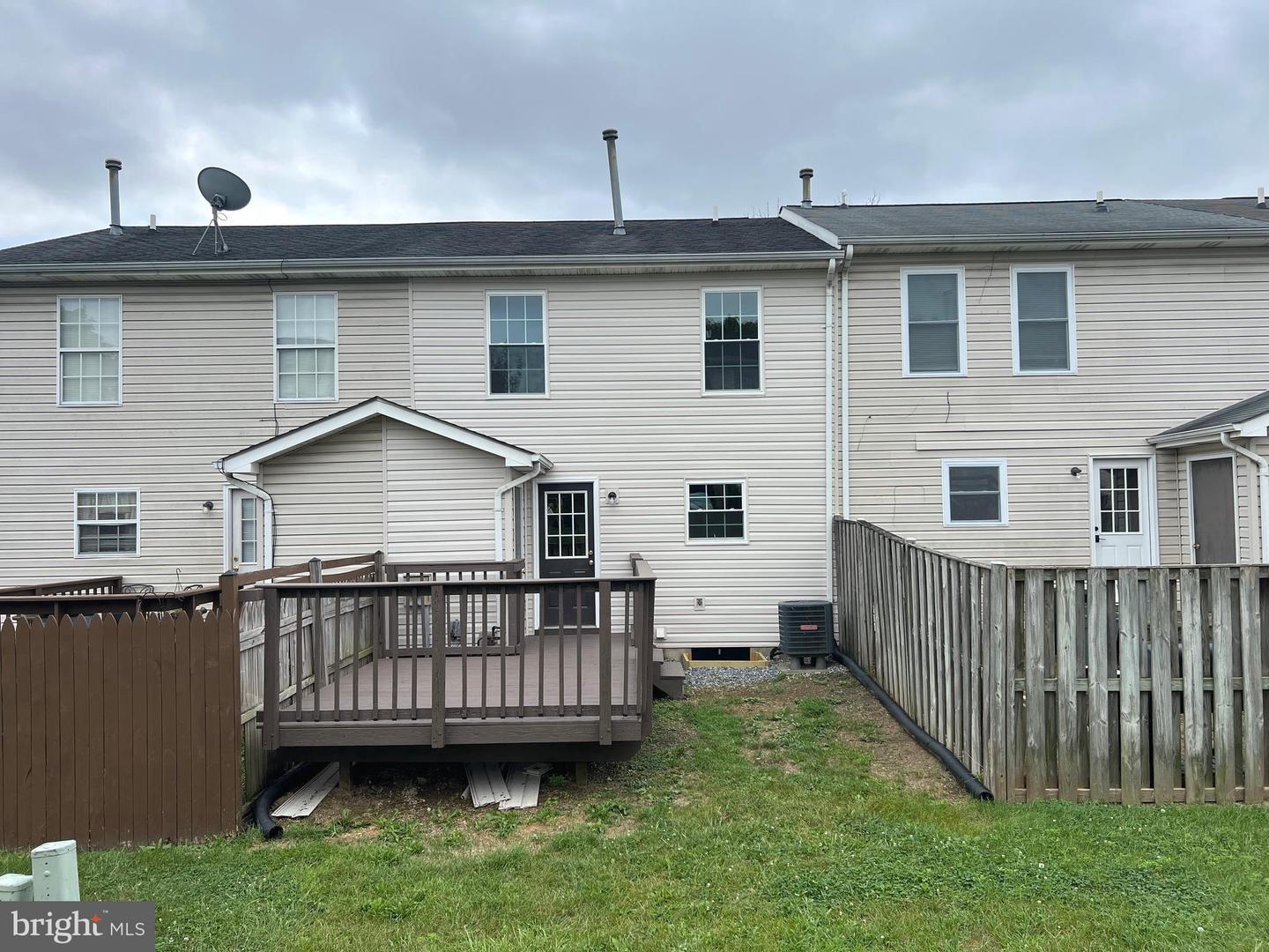 128 Parkside Dr Property Photo 16