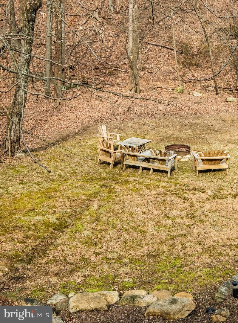 642 Paddys Run Rd Property Photo 14