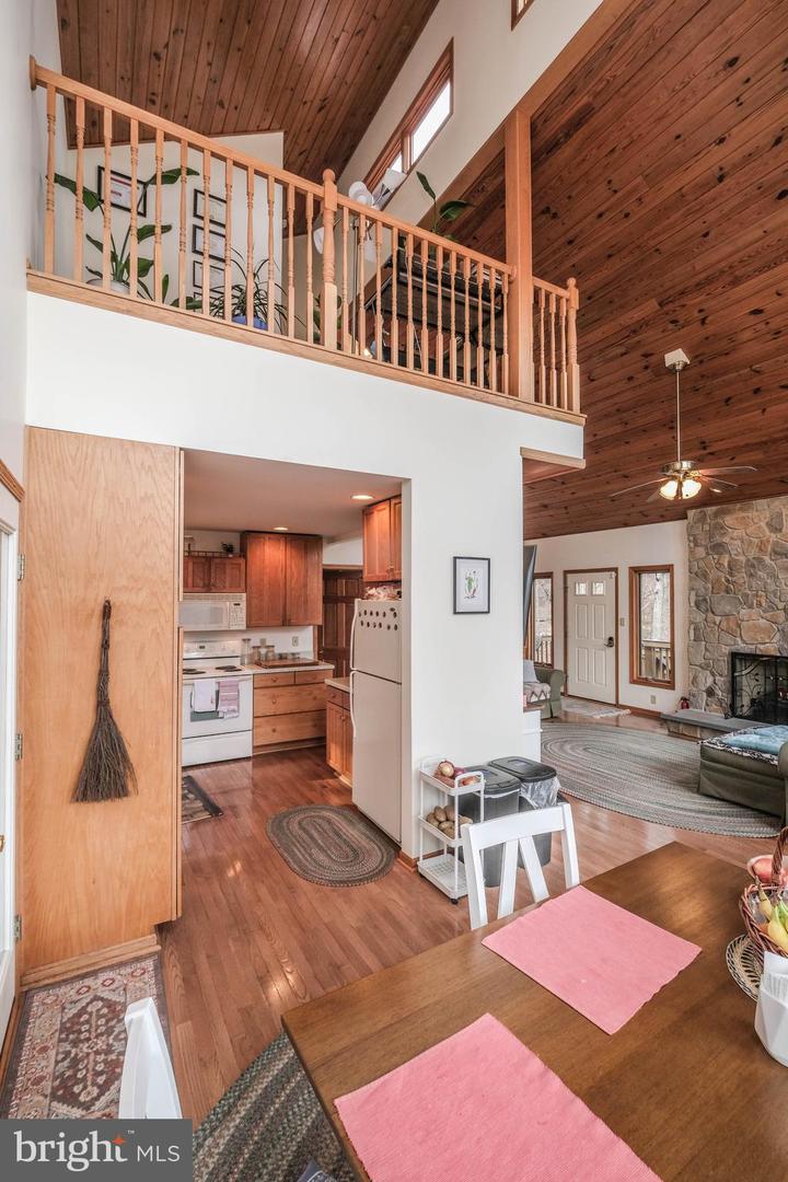 642 Paddys Run Rd Property Photo 35