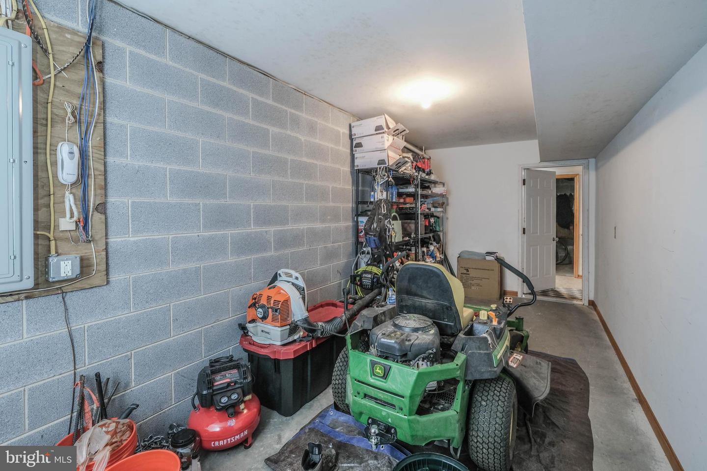 642 Paddys Run Rd Property Photo 64