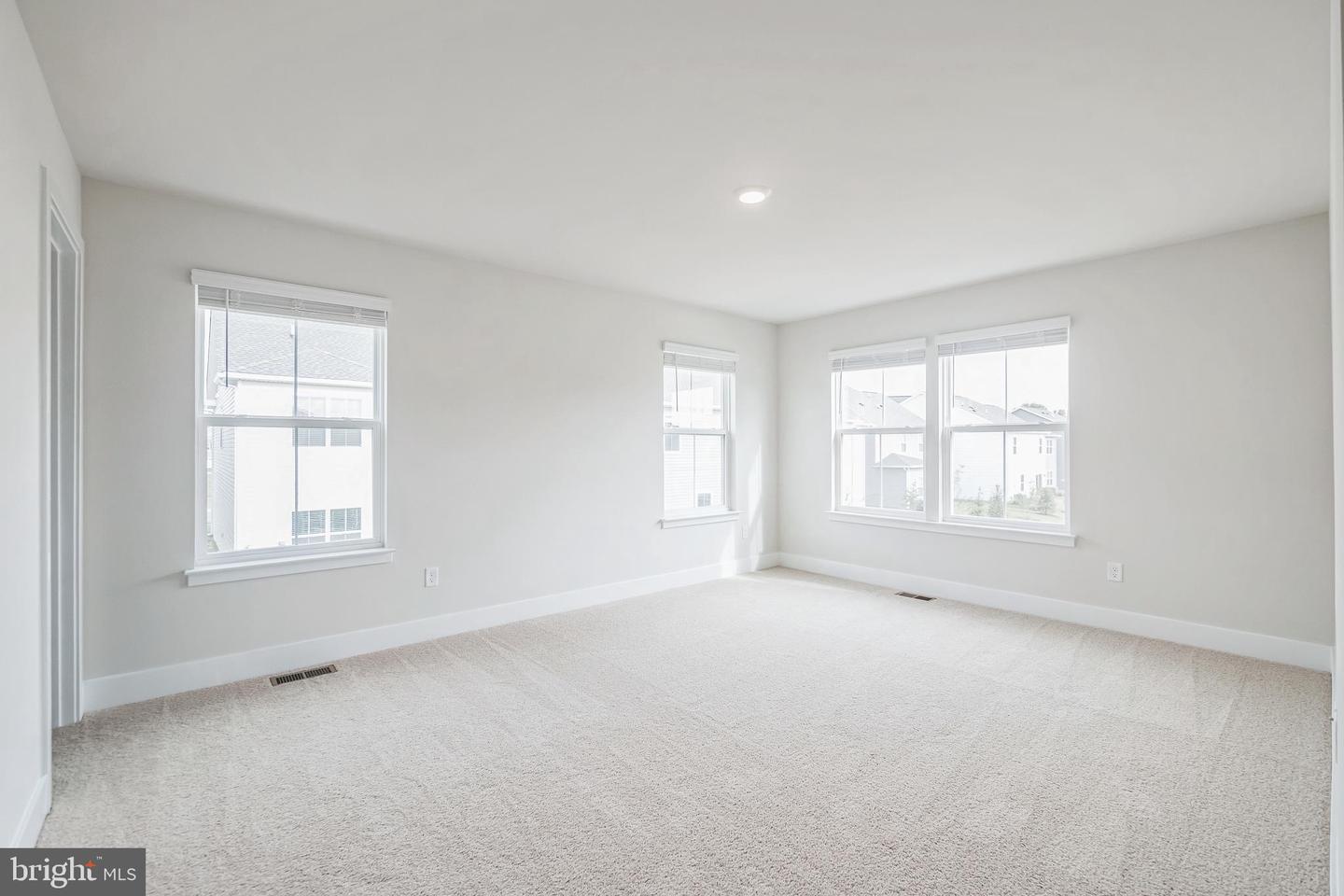 121 Nootka Way Property Photo 3