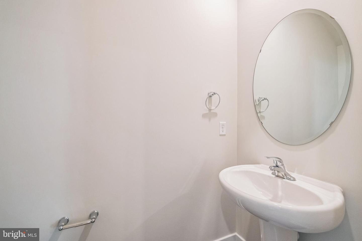 121 Nootka Way Property Photo 7
