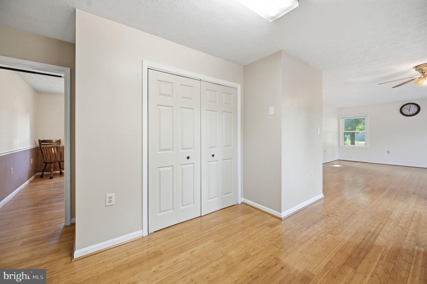 101 Tunis Ct Property Photo 14