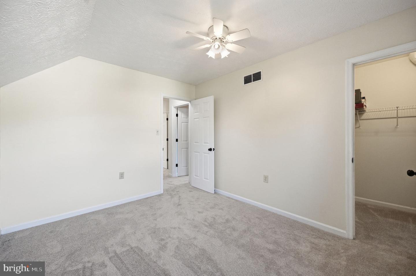 101 Tunis Ct Property Photo 27