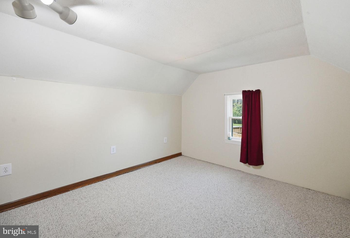 101 Tunis Ct Property Photo 30