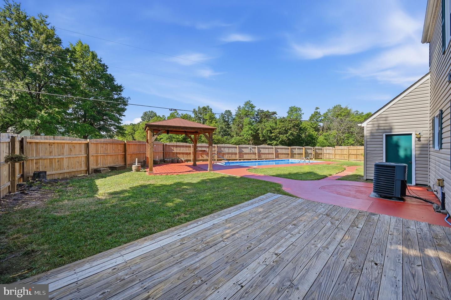 101 Tunis Ct Property Photo 34