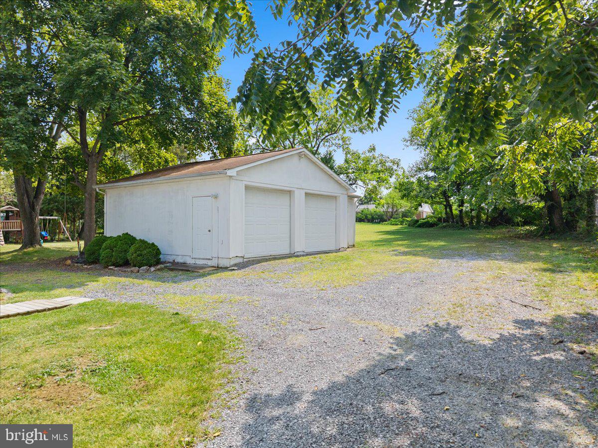 7760 Main St Property Photo 9