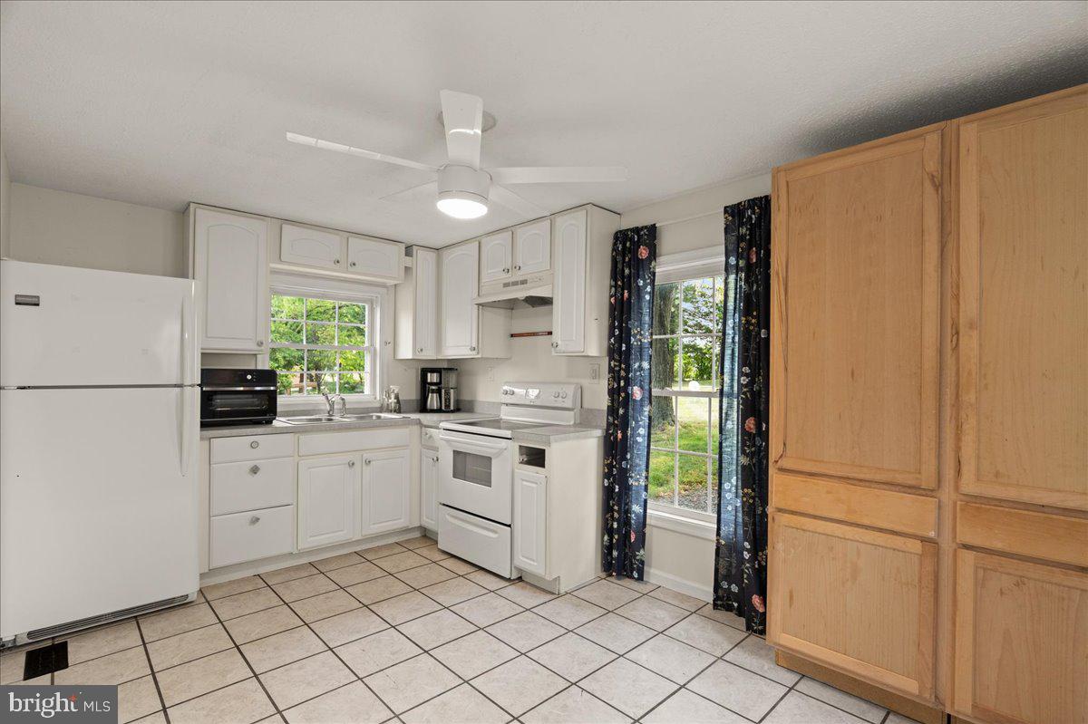 7760 Main St Property Photo 28