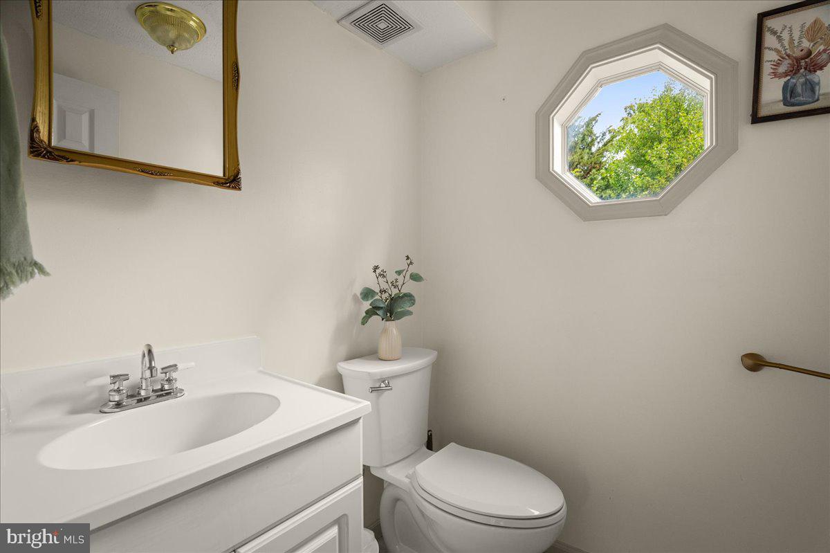 7760 Main St Property Photo 29