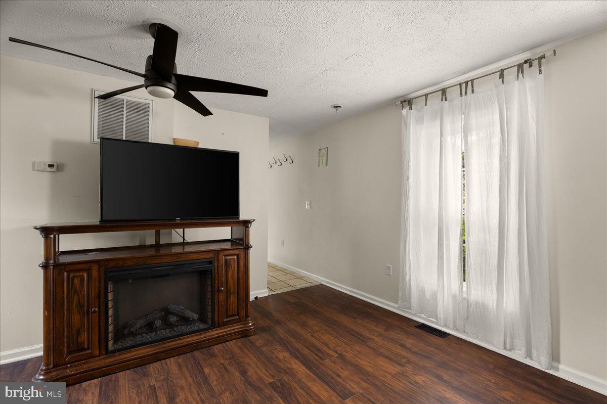 7760 Main St Property Photo 30