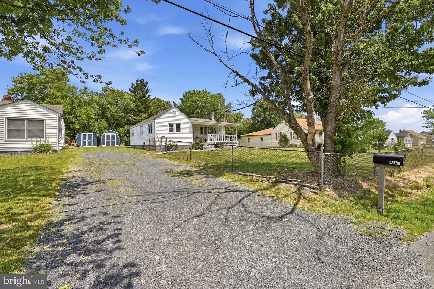 437 Property Photo 2
