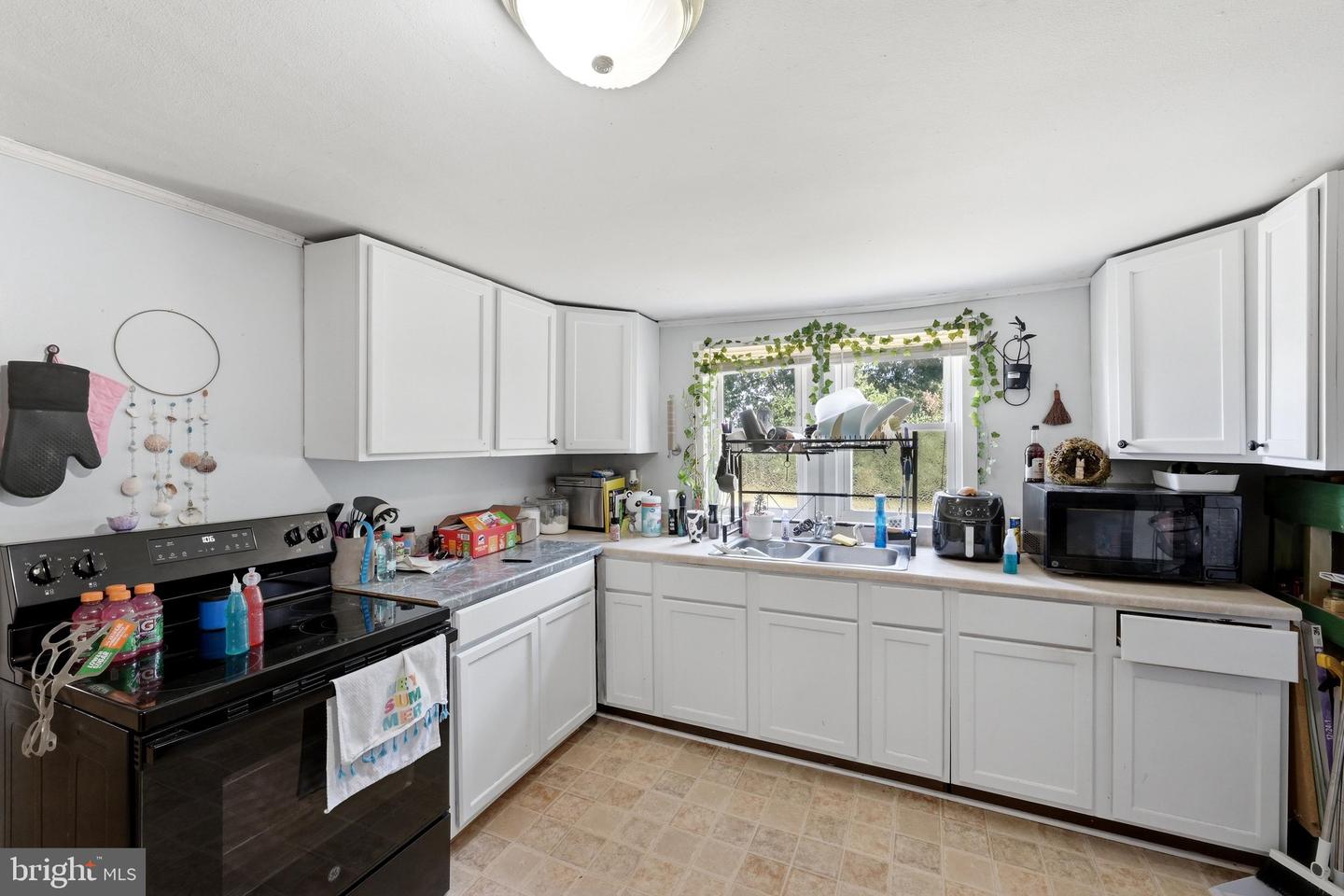437 Property Photo 13