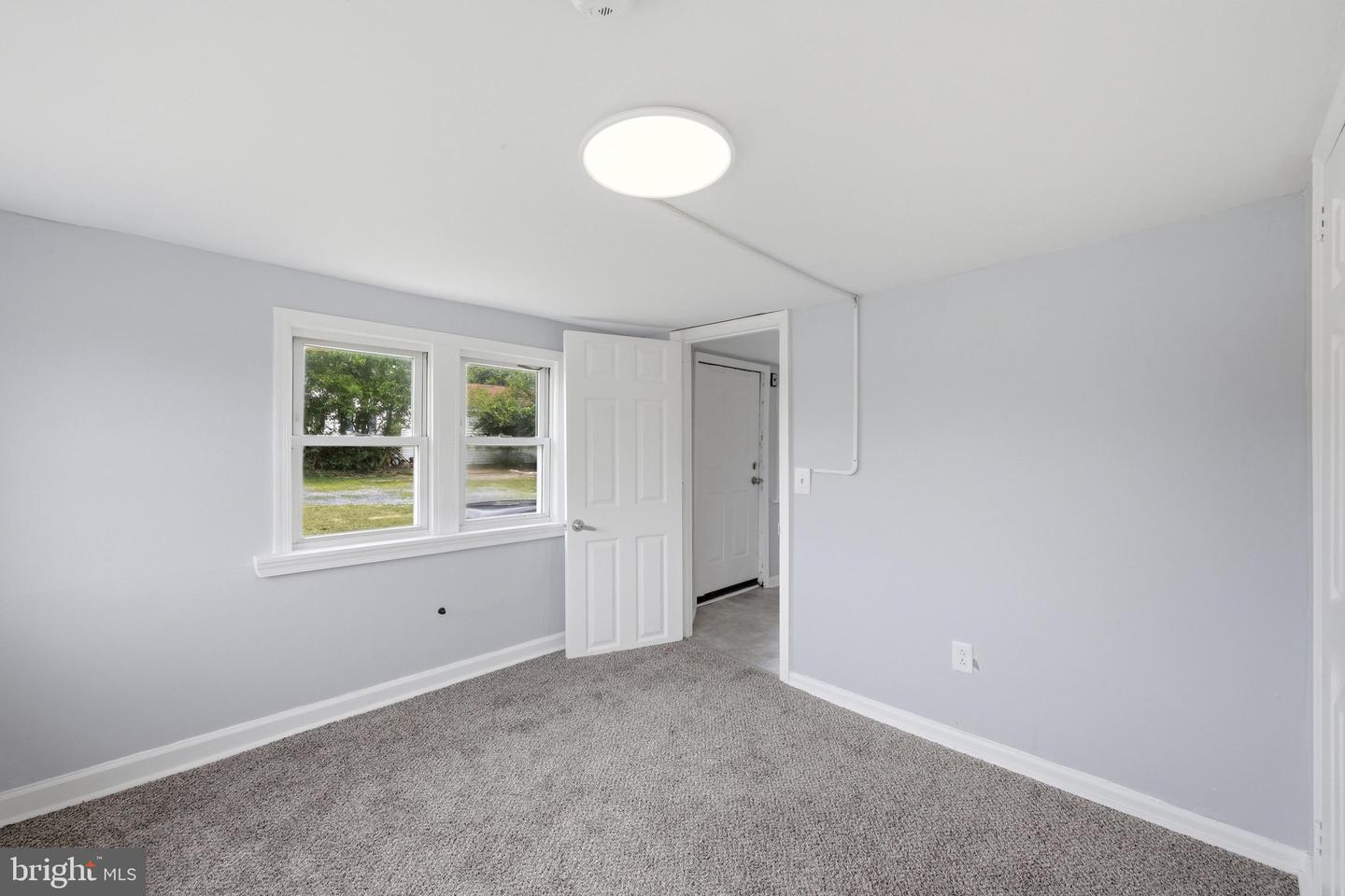 437 Property Photo 79