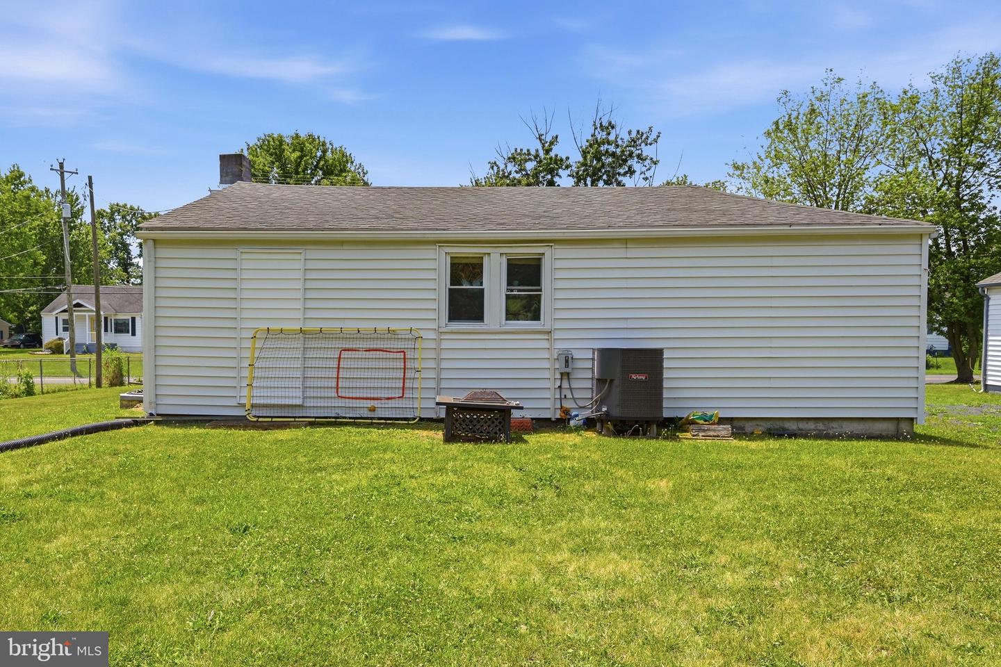 437 Property Photo 22