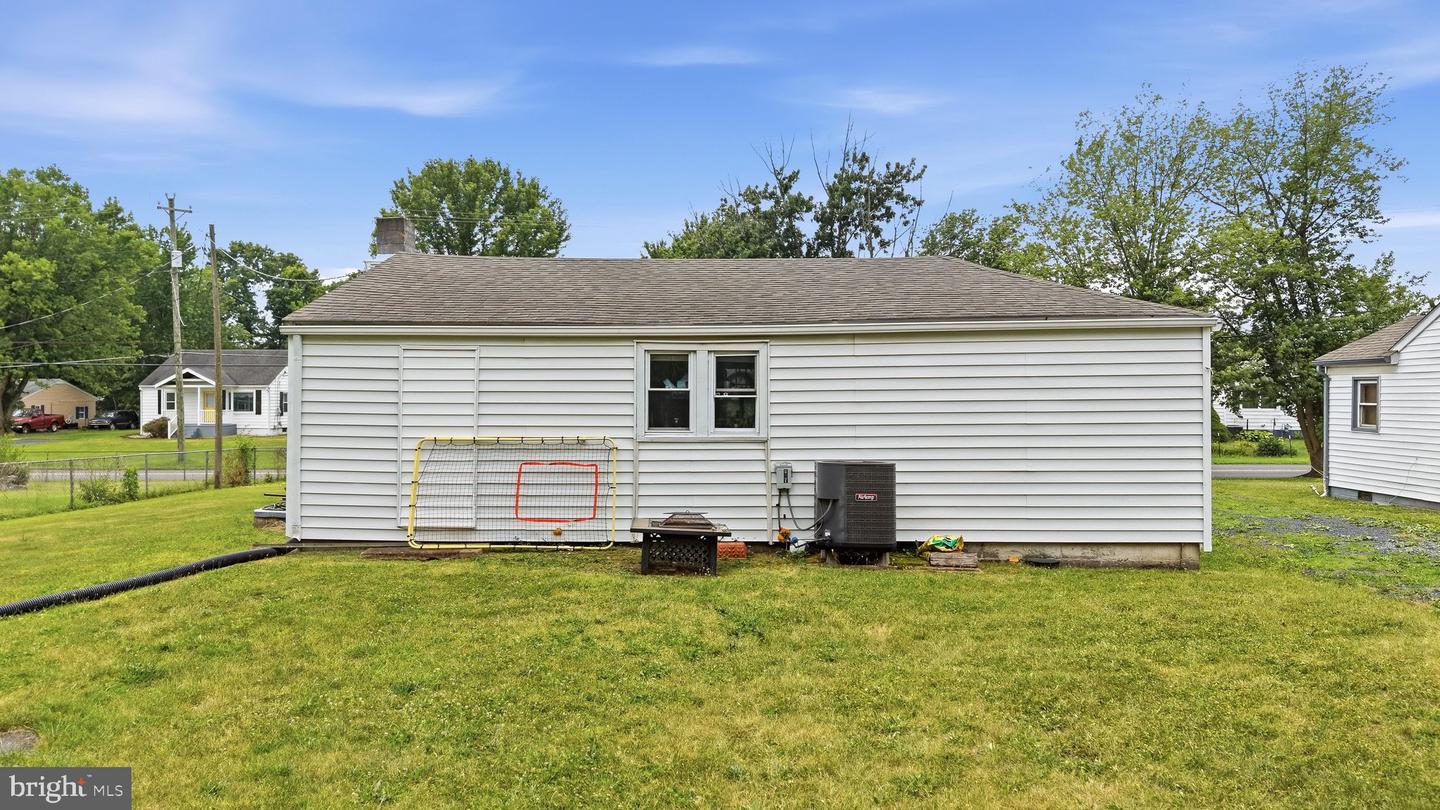 437 Property Photo 23