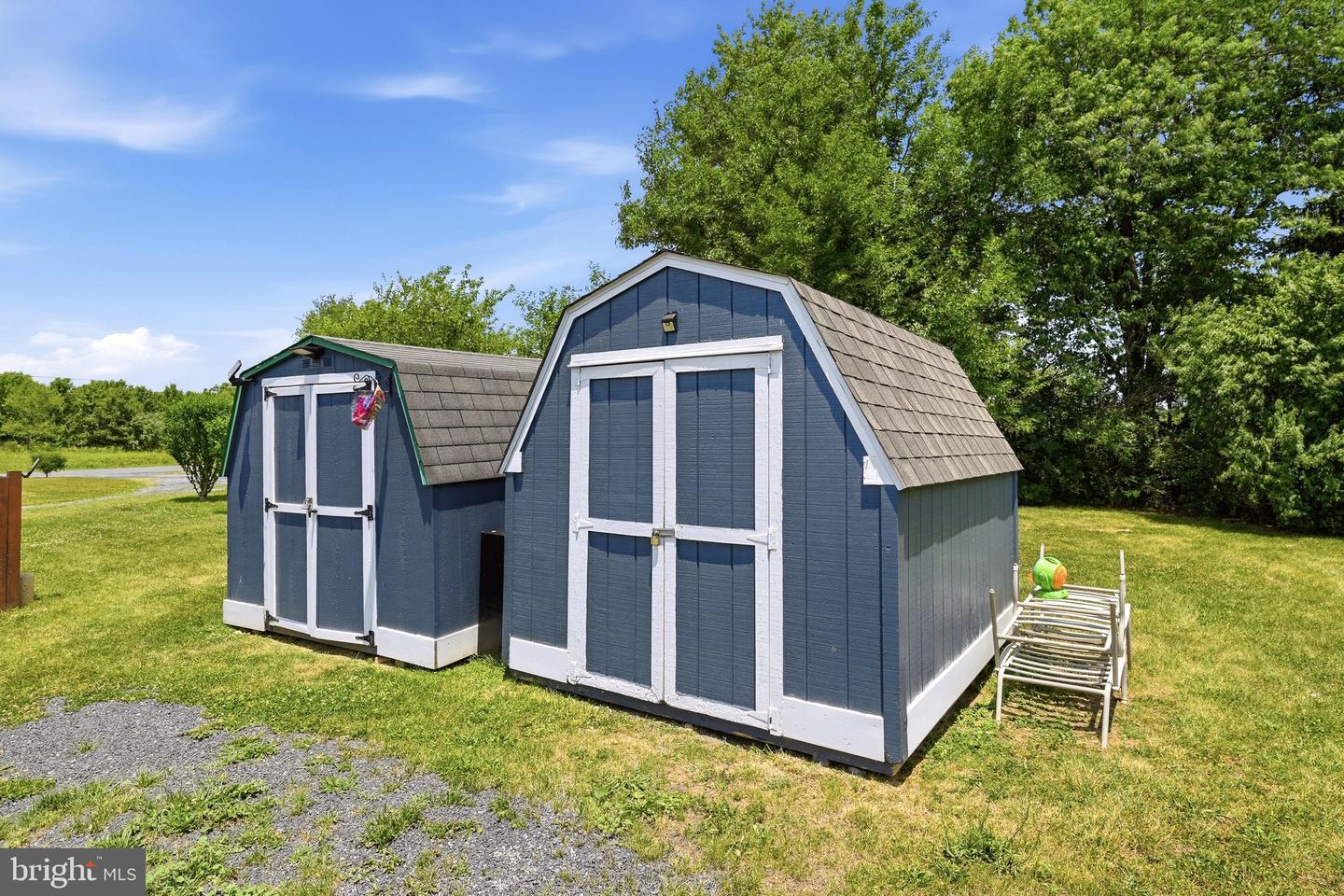 437 Property Photo 24