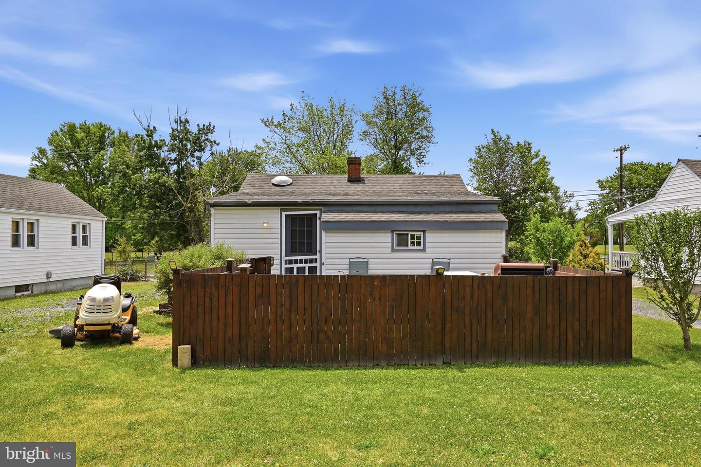 437 Property Photo 48