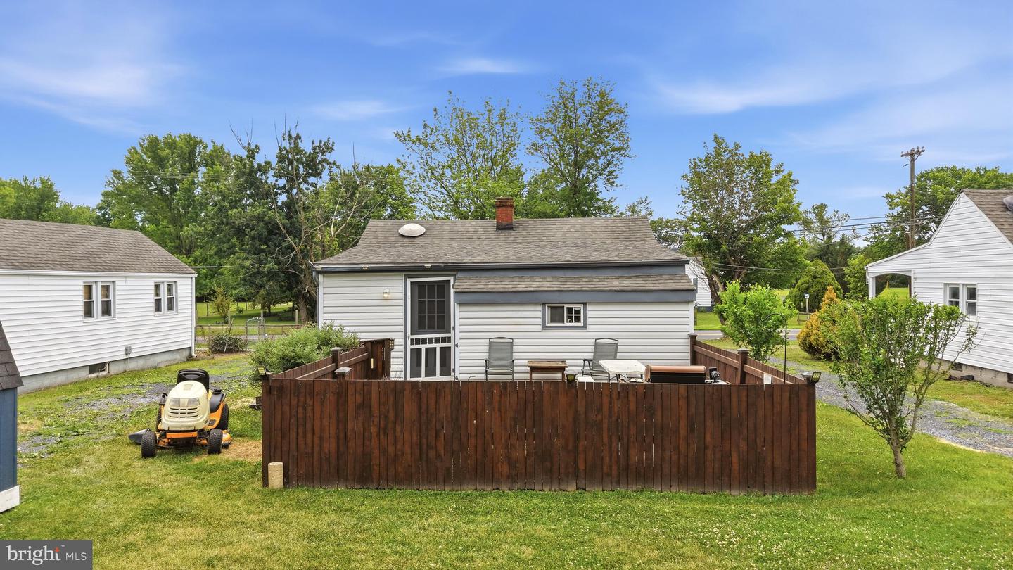 437 Property Photo 50