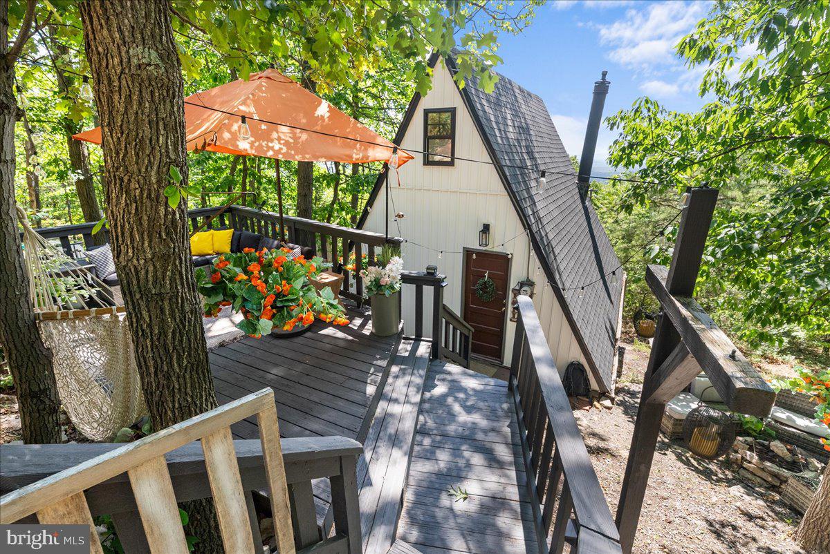 403 STAG TRL Property Photo 1