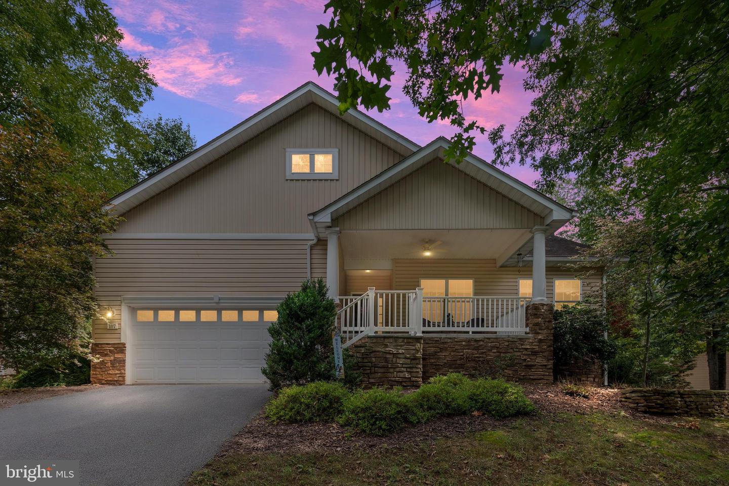 107 Sunset Cir Property Photo 6