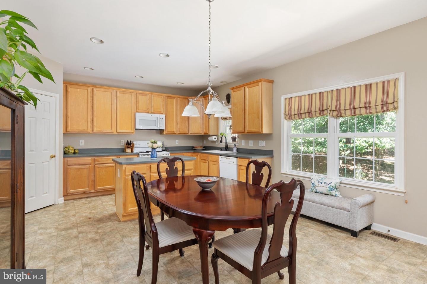 107 Sunset Cir Property Photo 18