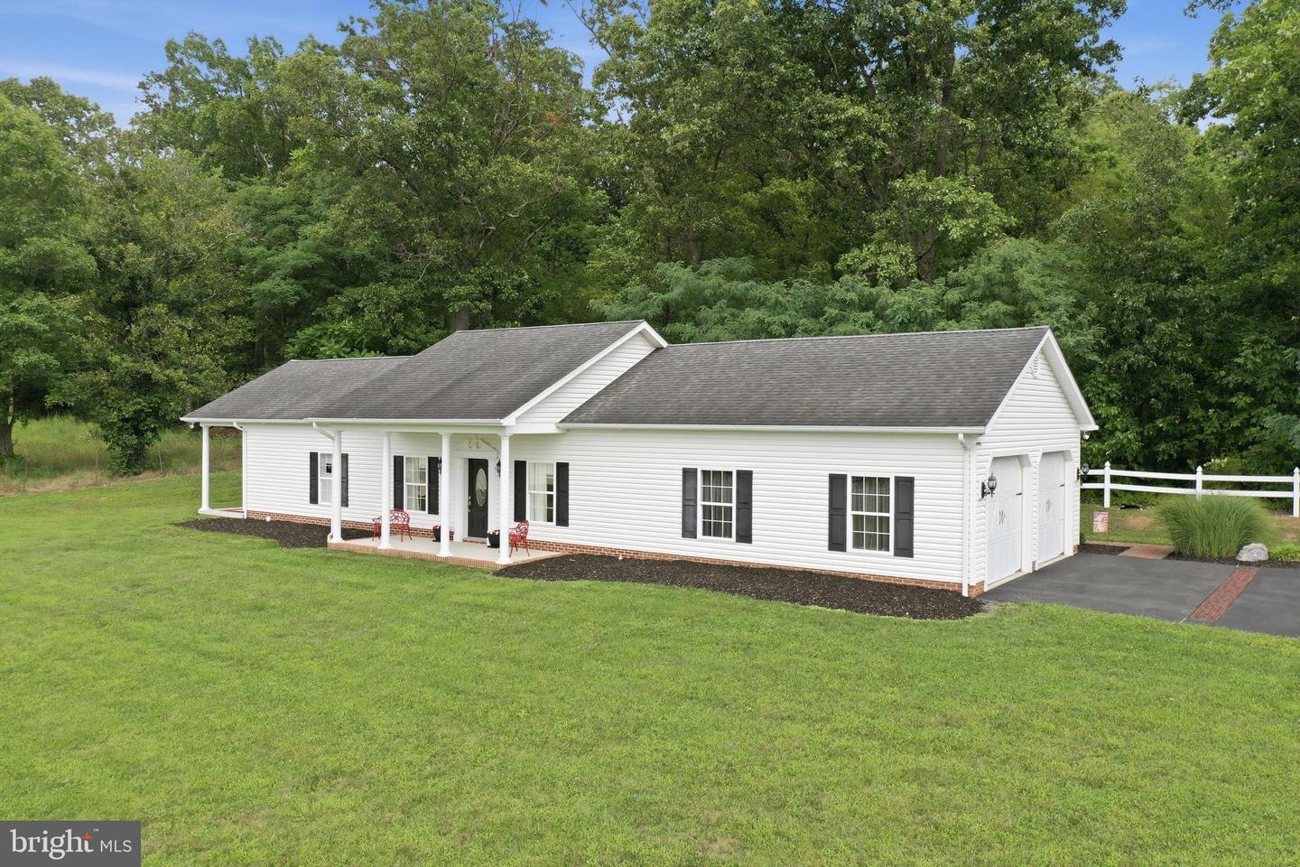 211 MARPLE RD Property Photo 1