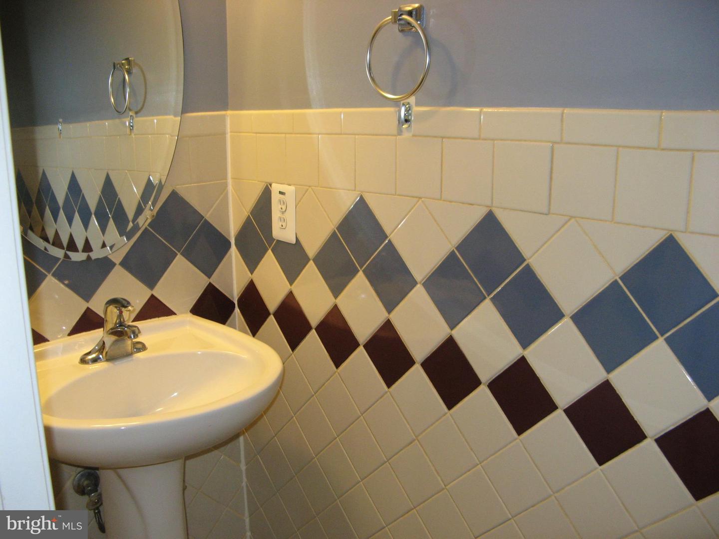 308 London Downs Cir Property Photo 6