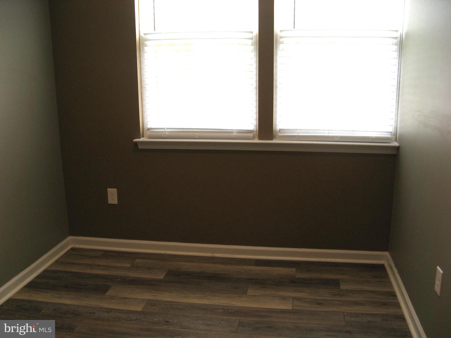 308 London Downs Cir Property Photo 7