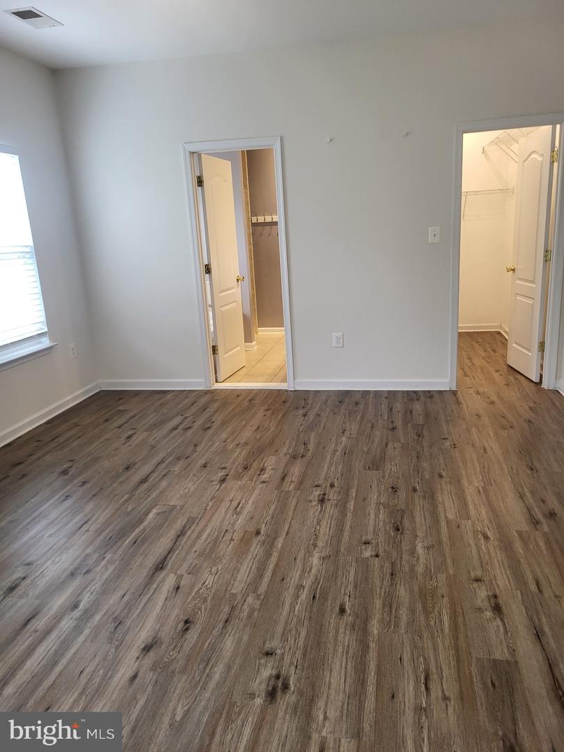 308 London Downs Cir Property Photo 12