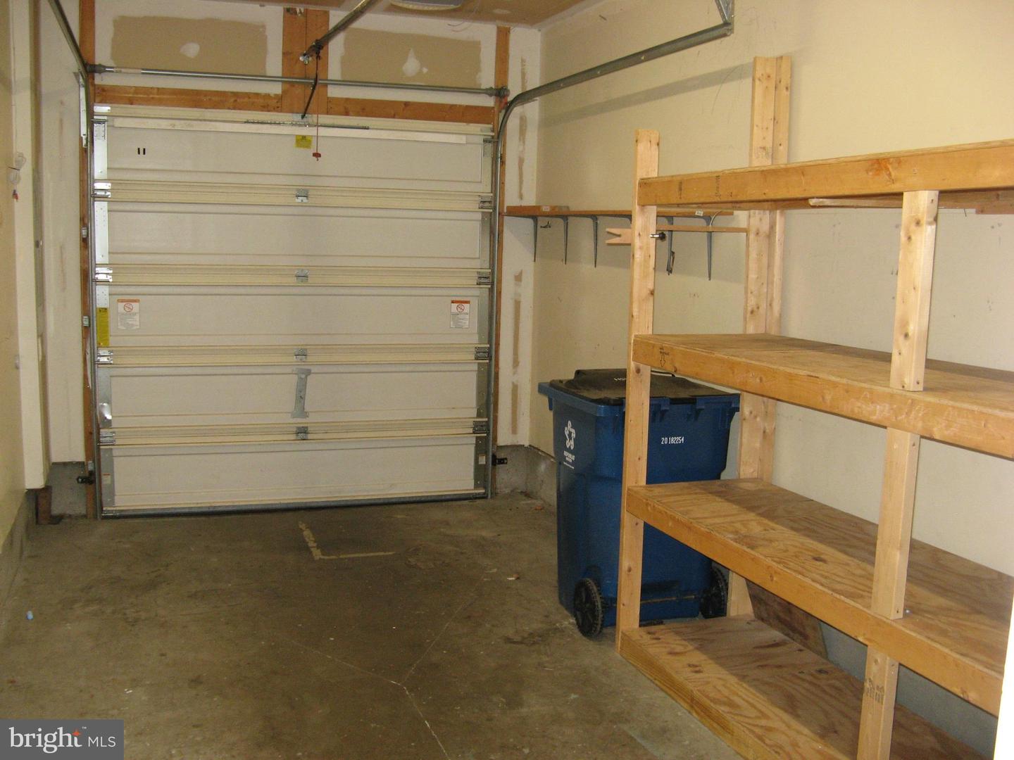 308 London Downs Cir Property Photo 23