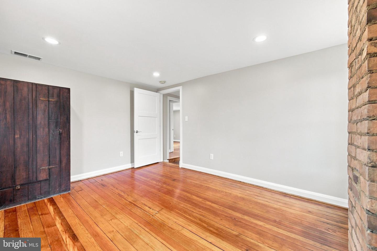 5285 Germain St Property Photo 24