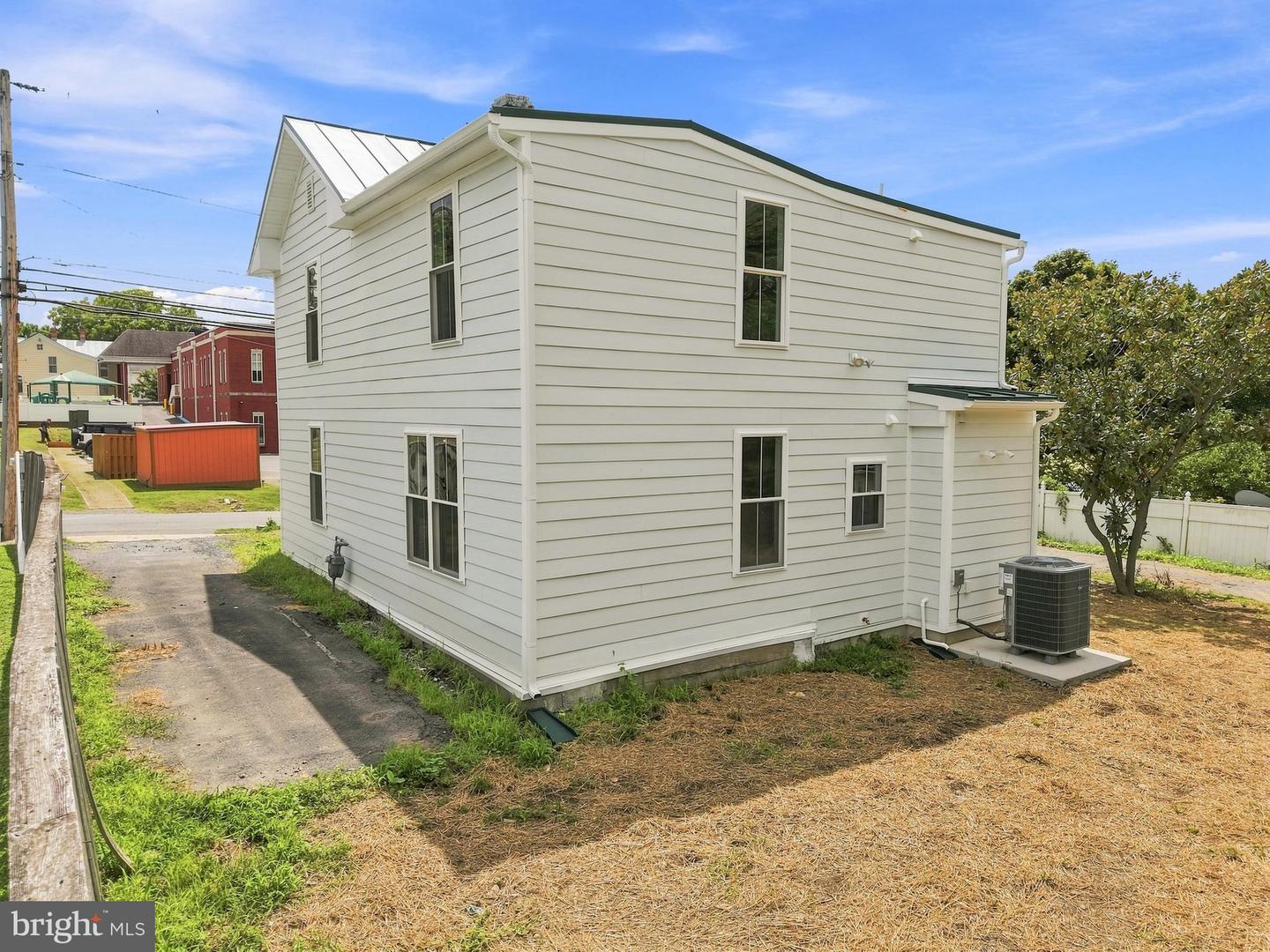 5285 Germain St Property Photo 35