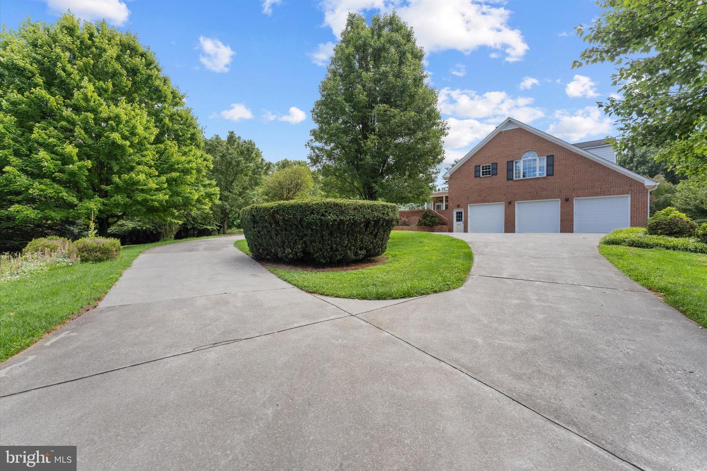 194 Glendobbin Ln Property Photo 8