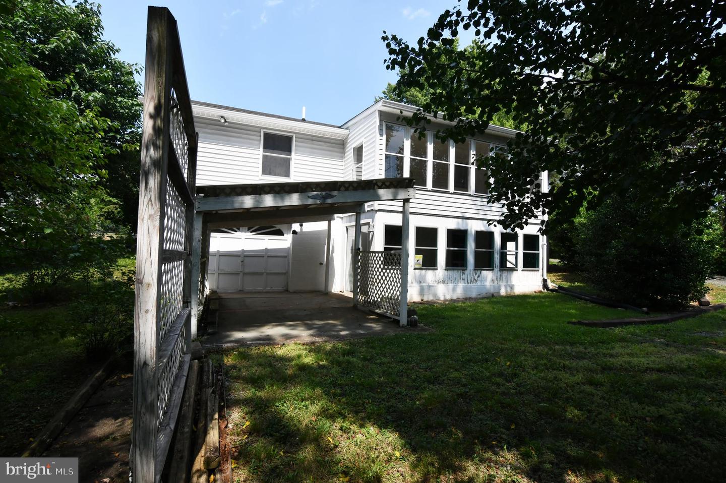 2111 Shawn Dr Property Photo 5