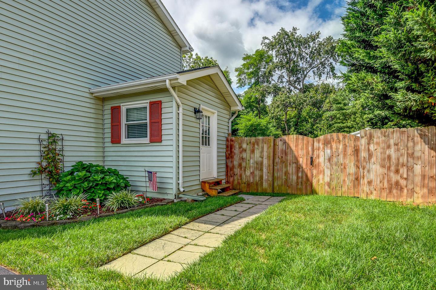 116 Cloverdale Ct Property Photo 6