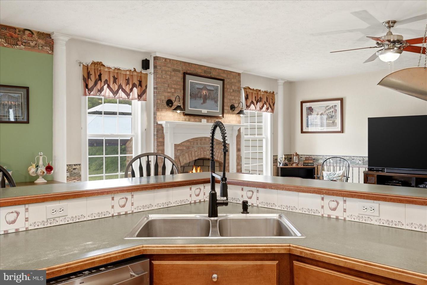 6264 Middle Rd Property Photo 17