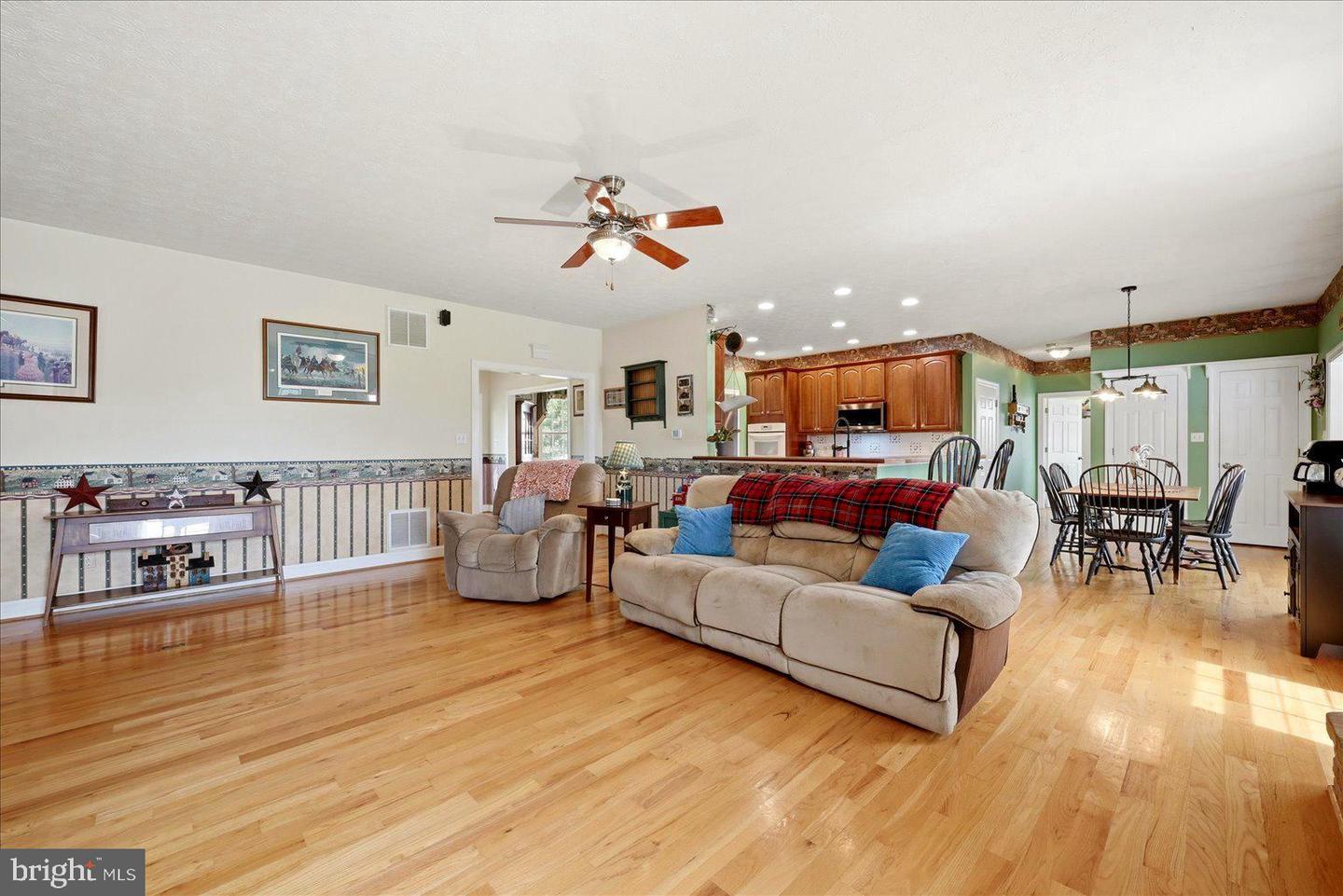 6264 Middle Rd Property Photo 23