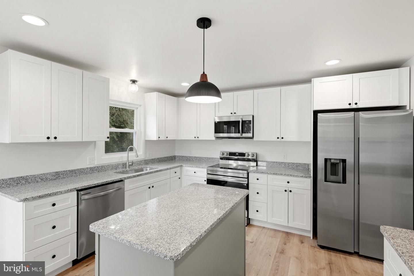 105 Wythe Ave Property Photo 11