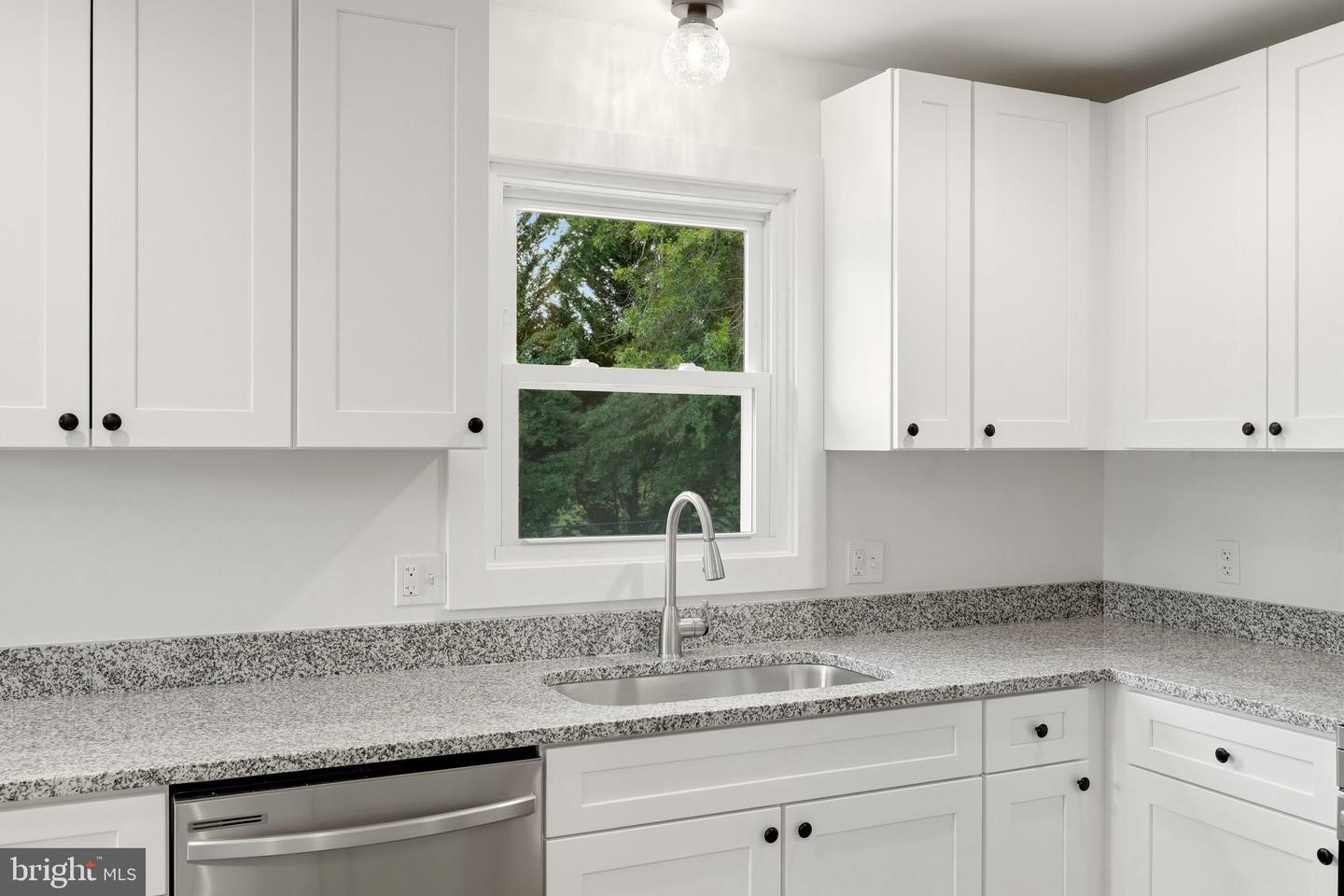 105 Wythe Ave Property Photo 13