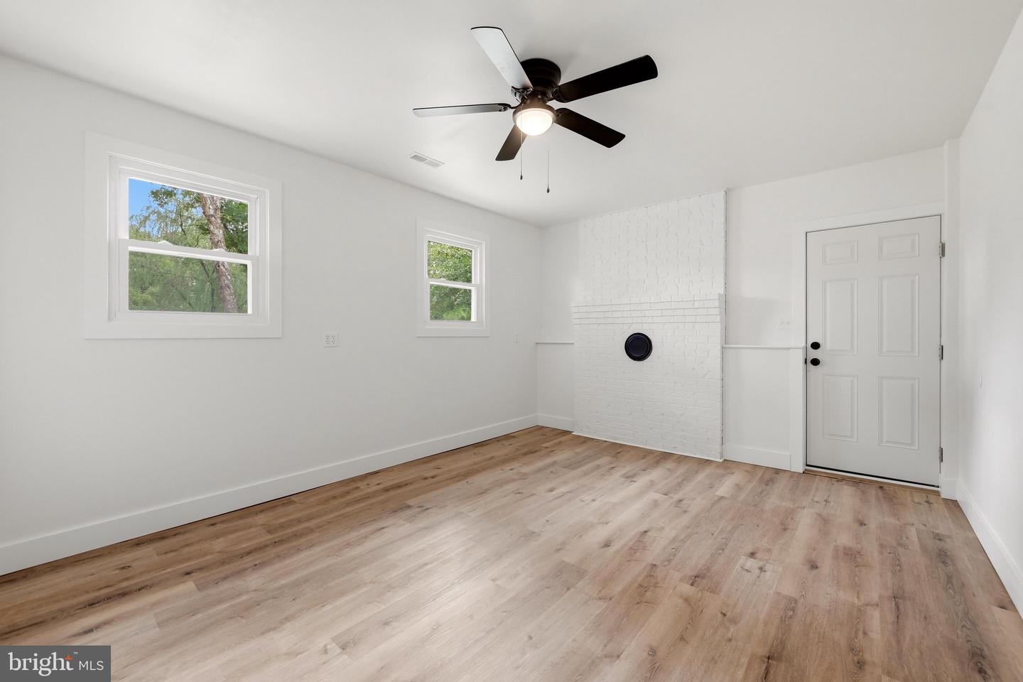 105 Wythe Ave Property Photo 29